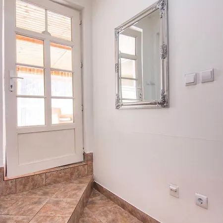 Irma Central Apartment *